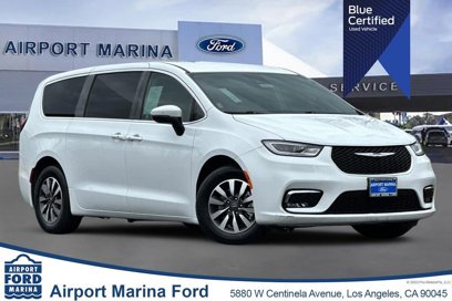 Used 2023 Chrysler Pacifica Touring-L