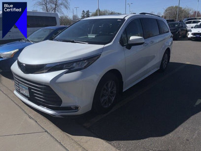Used 2022 Toyota Sienna XLE