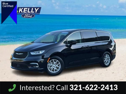 Used 2024 Chrysler Pacifica Touring-L