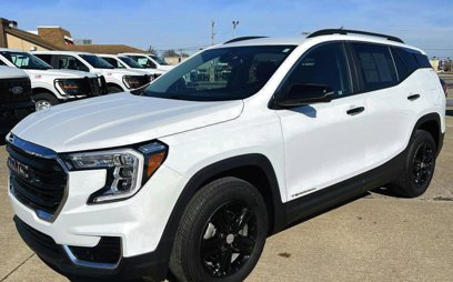 Used 2024 GMC Terrain SLE w/ Driver Convenience Package
