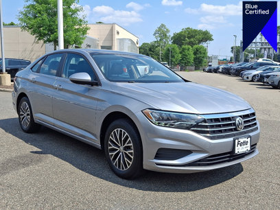 Used 2021 Volkswagen Jetta SE w/ SE Cold Weather Package