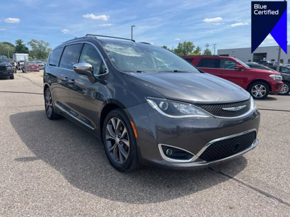 Used 2018 Chrysler Pacifica Limited w/ Tire & Wheel Group