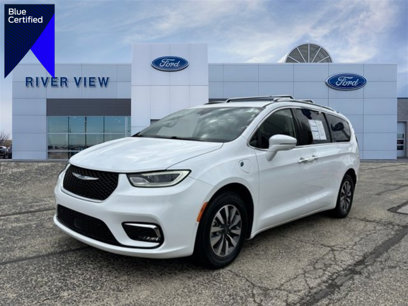 Used 2021 Chrysler Pacifica Touring-L