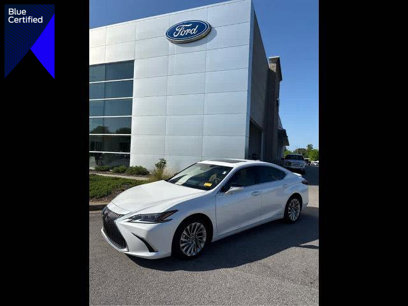 Used 2021 Lexus ES 300h Ultra Luxury w/ Accessory Package 2