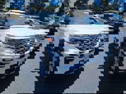 Certified 2023 Ford Explorer Platinum w/ Technology Package