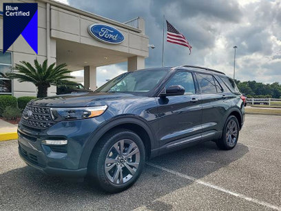 Certified 2024 Ford Explorer XLT w/ Equipment Group 202A