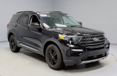 Certified 2023 Ford Explorer XLT w/ Equipment Group 202A