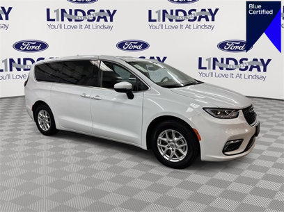Used 2023 Chrysler Pacifica Touring-L
