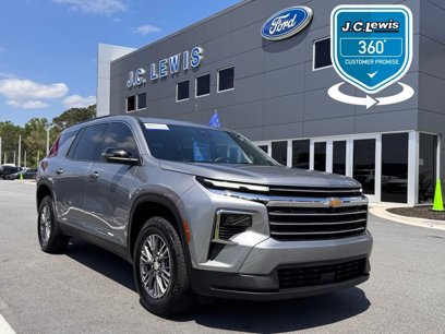 Used 2024 Chevrolet Traverse LT w/ Enhanced Driving Package