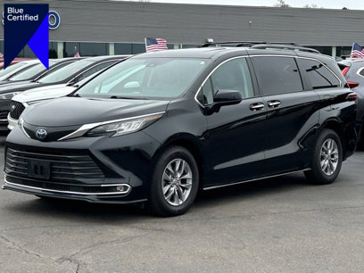 Used 2022 Toyota Sienna XLE