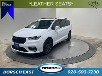 Used 2021 Chrysler Pacifica Limited w/ Uconnect Theater Family Group