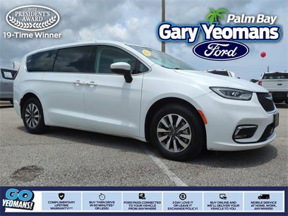 Used 2023 Chrysler Pacifica Touring-L