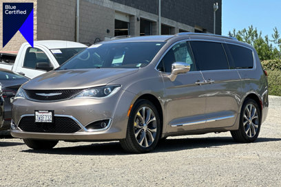 Used 2017 Chrysler Pacifica Limited w/ Advanced Safetytec Group