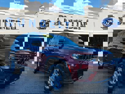 Used 2023 Jeep Grand Cherokee Laredo