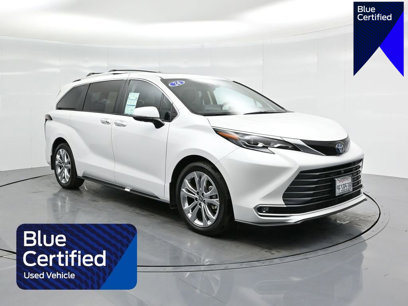 Used 2024 Toyota Sienna Platinum