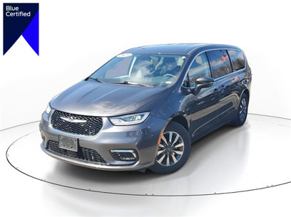 Used 2023 Chrysler Pacifica Touring-L