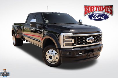 Certified 2025 Ford F450 Platinum w/ FX4 Off-Road Package
