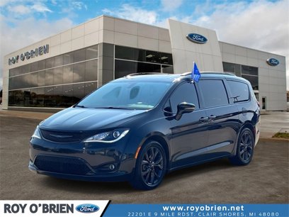 Used 2019 Chrysler Pacifica Limited w/ S Appearance Package