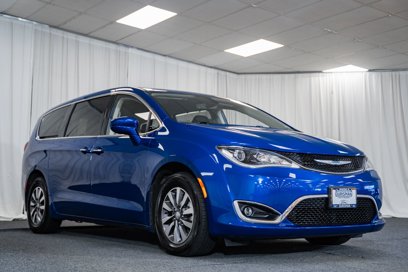 Used 2020 Chrysler Pacifica Touring w/ Cold Weather Group