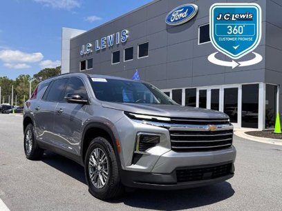 Used 2024 Chevrolet Traverse LT w/ Enhanced Driving Package