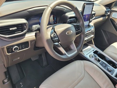 Certified 2024 Ford Explorer Platinum w/ Technology Package image 9