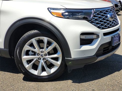 Certified 2024 Ford Explorer Platinum w/ Technology Package image 6