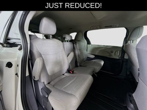Used 2021 Toyota Sienna LE image 25