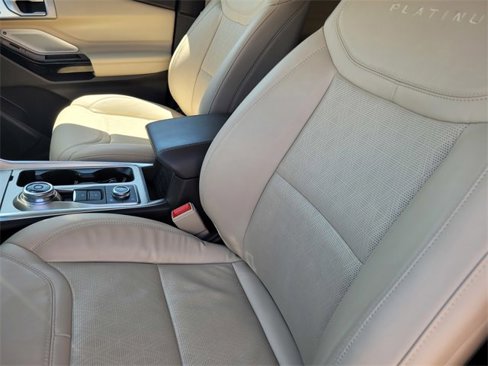 Certified 2024 Ford Explorer Platinum w/ Technology Package image 11