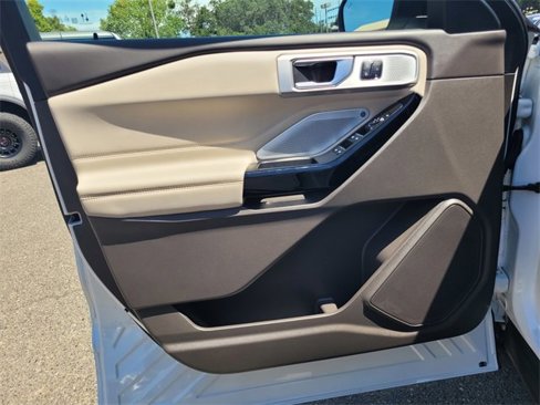 Certified 2024 Ford Explorer Platinum w/ Technology Package image 16