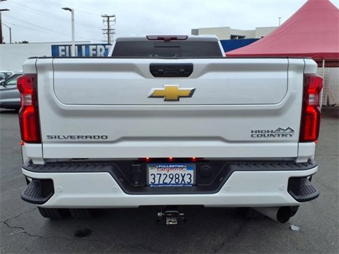 Used 2024 Chevrolet Silverado 3500 High Country w/ High Country Premium Package image 3