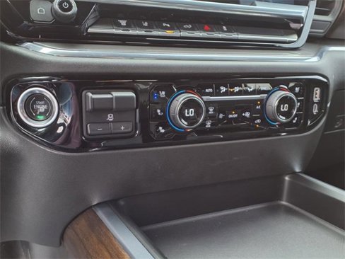 Used 2024 Chevrolet Silverado 3500 High Country w/ High Country Premium Package image 9