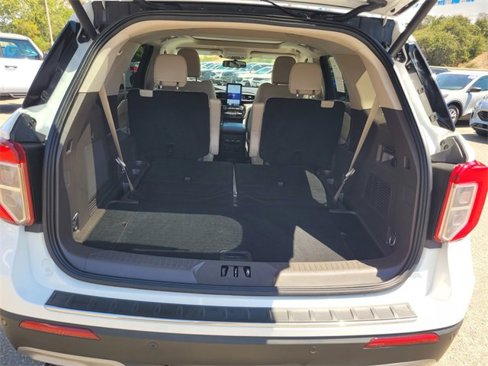 Certified 2024 Ford Explorer Platinum w/ Technology Package image 8