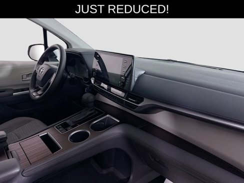Used 2021 Toyota Sienna LE image 27