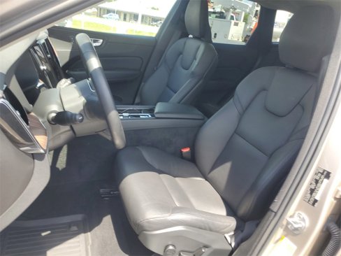 Used 2023 Volvo XC60 B5 Plus w/ Climate Package image 18