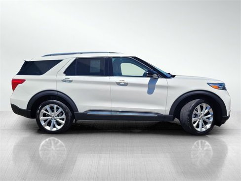 Certified 2024 Ford Explorer Platinum w/ Technology Package image 2