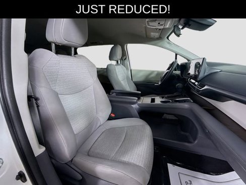 Used 2021 Toyota Sienna LE image 26