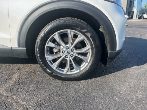 Certified 2022 Ford Explorer XLT w/ Equipment Group 202A image 9