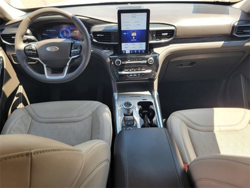 Certified 2024 Ford Explorer Platinum w/ Technology Package image 14
