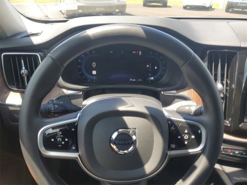 Used 2023 Volvo XC60 B5 Plus w/ Climate Package image 29