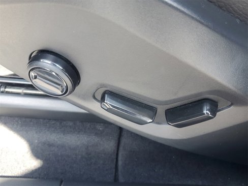 Used 2023 Volvo XC60 B5 Plus w/ Climate Package image 19