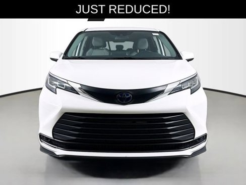 Used 2021 Toyota Sienna LE image 8