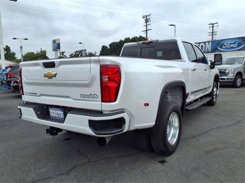 Used 2024 Chevrolet Silverado 3500 High Country w/ High Country Premium Package image 4