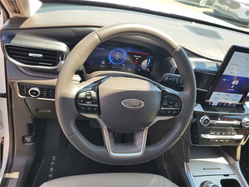 Certified 2024 Ford Explorer Platinum w/ Technology Package image 30