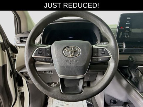 Used 2021 Toyota Sienna LE image 11