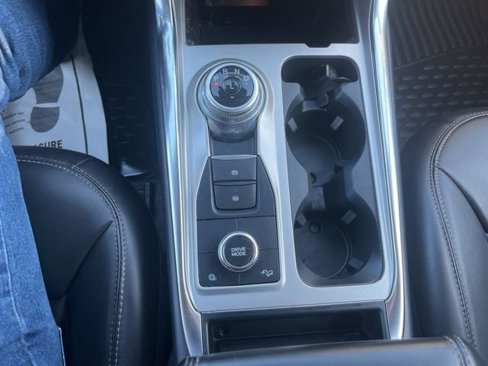 Certified 2022 Ford Explorer XLT w/ Equipment Group 202A image 30