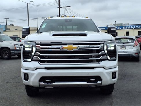 Used 2024 Chevrolet Silverado 3500 High Country w/ High Country Premium Package image 5