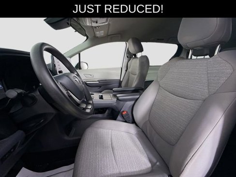 Used 2021 Toyota Sienna LE image 18