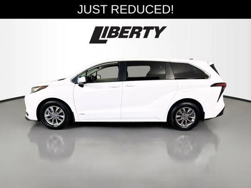 Used 2021 Toyota Sienna LE image 6