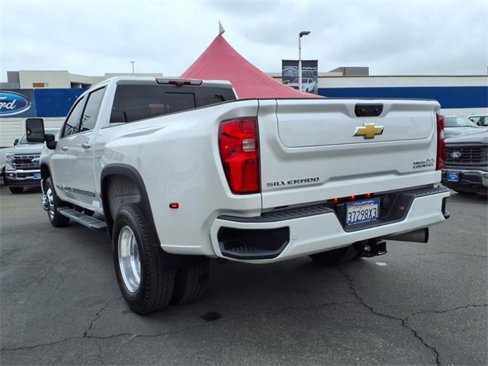Used 2024 Chevrolet Silverado 3500 High Country w/ High Country Premium Package image 2