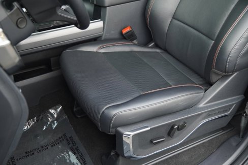 Certified 2024 Ford F250 Lariat w/ Black Appearance Package image 8
